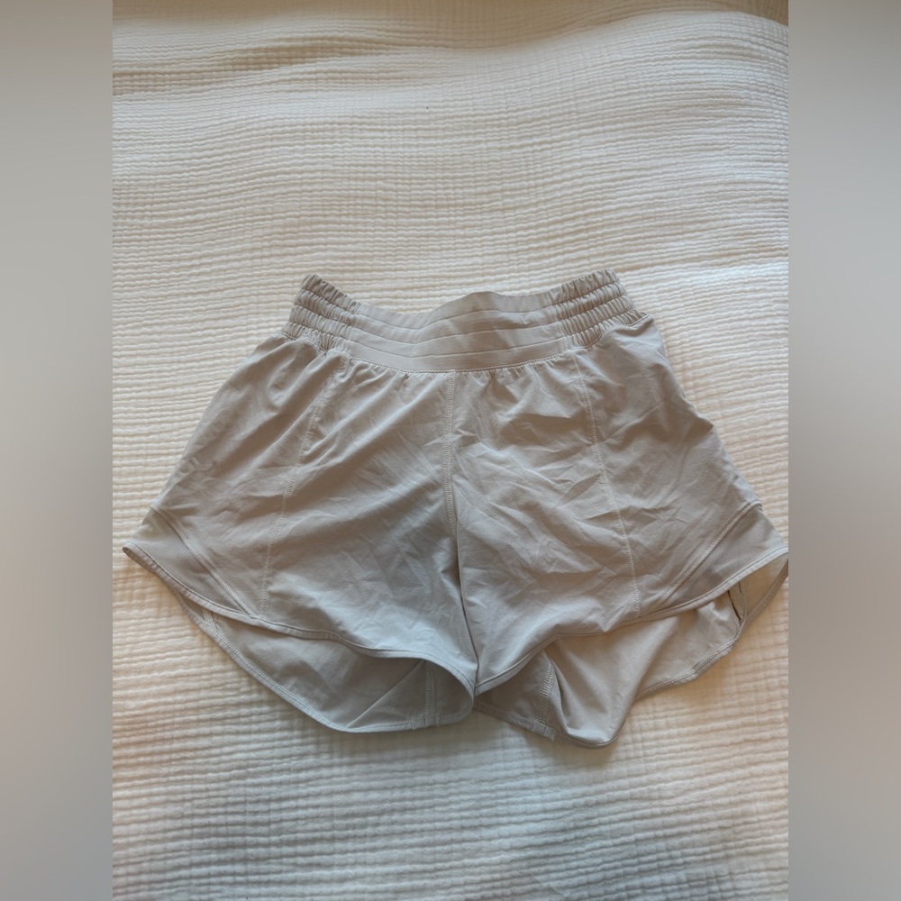 Lululemon - Hotty Hot Short High-Rise 4”